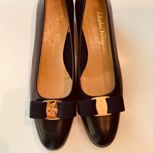 Salvatore Ferragamo Bow Shoes
